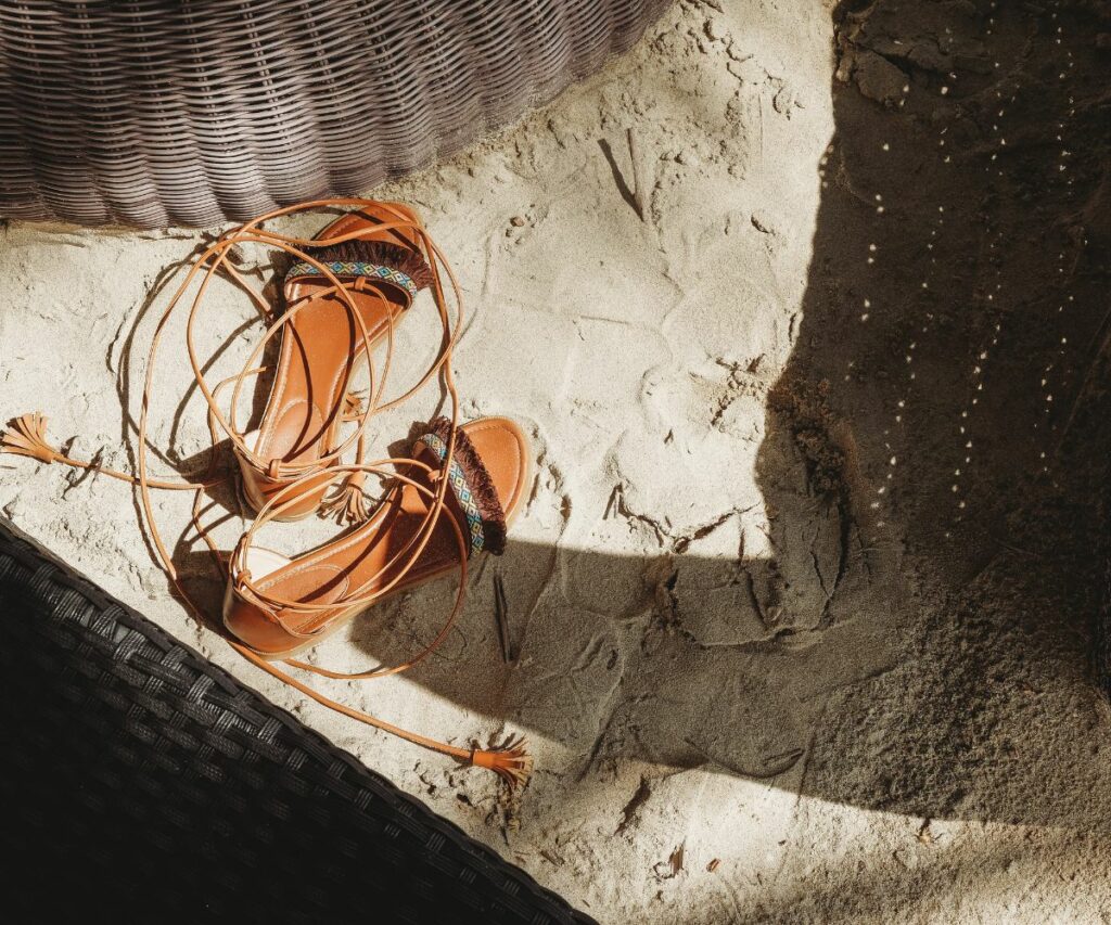 Guía de calzado de verano: cómo elegir sandalias que no destrocen tus pies